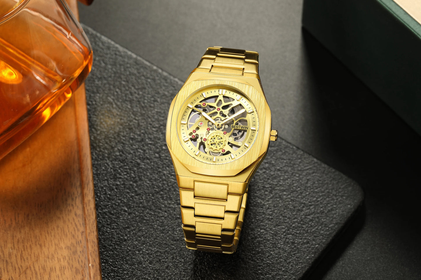 New Octagonal Design Quartz Wristwatches Men Golden Stainless Steel Dress Watch Date/Week Functions Luxury Diver's Clock Man