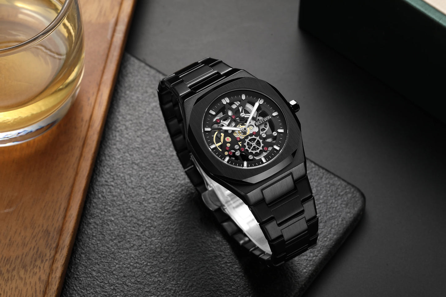 New Octagonal Design Quartz Wristwatches Men Golden Stainless Steel Dress Watch Date/Week Functions Luxury Diver's Clock Man