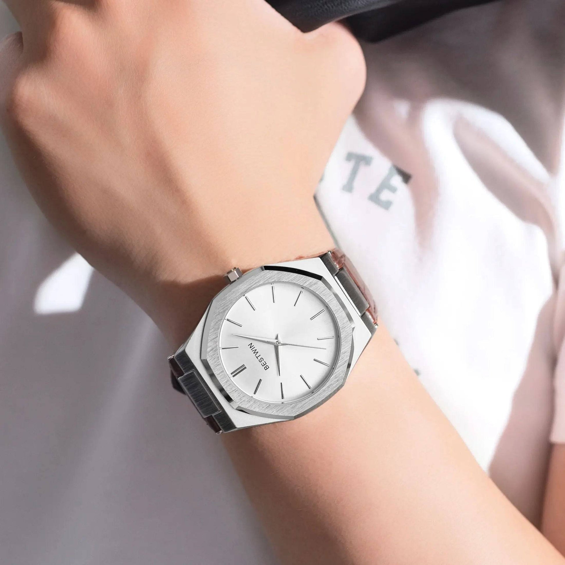 Top Brand New Watch Fashion Design Leisure Business Silver Blue Leather 3ATM Waterproof Quartz Mens Watch Reloj Hombre.