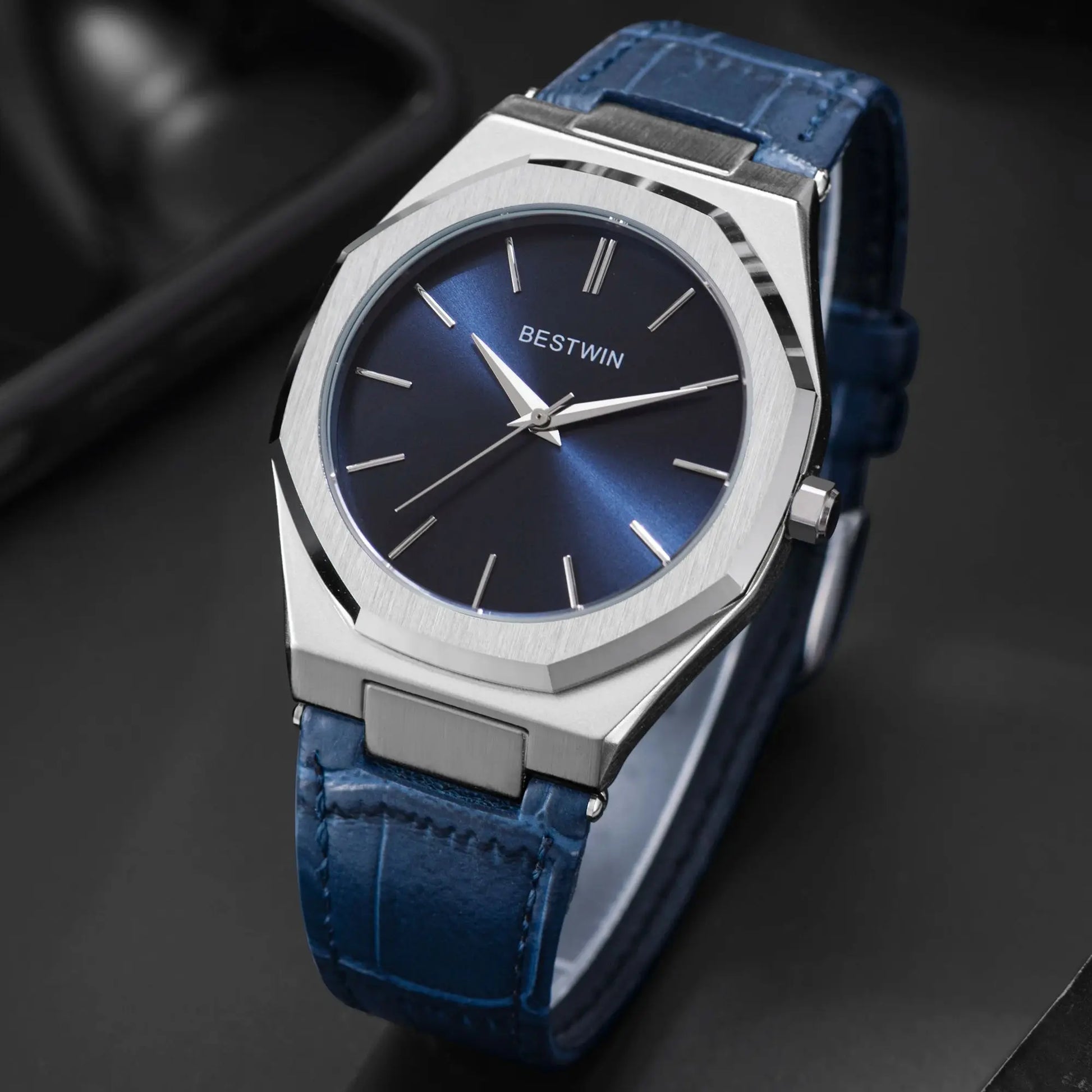 Top Brand New Watch Fashion Design Leisure Business Silver Blue Leather 3ATM Waterproof Quartz Mens Watch Reloj Hombre.