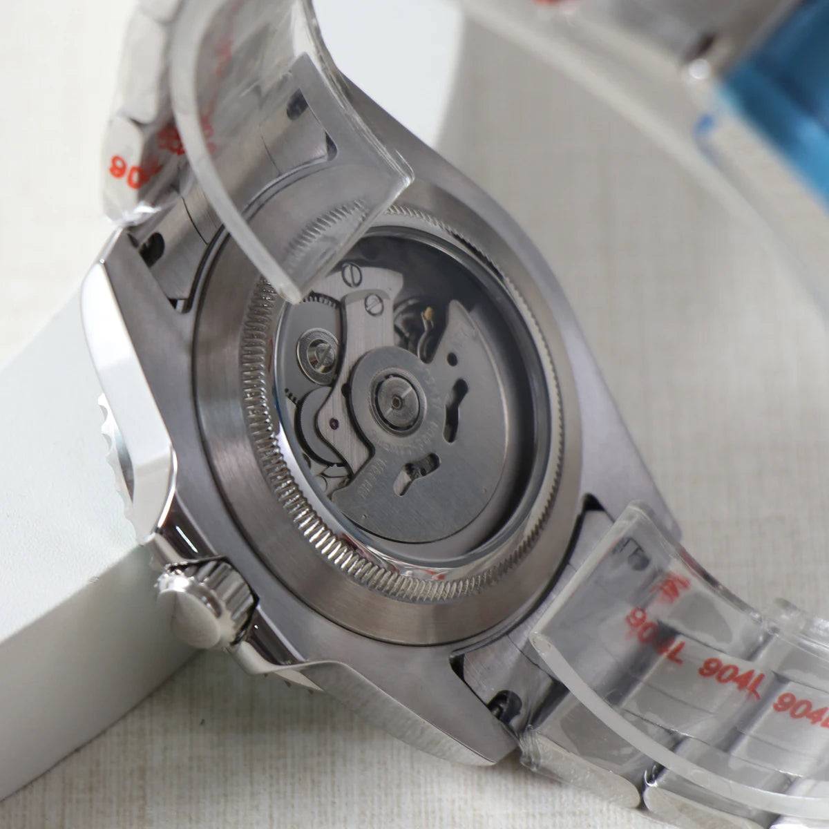 Automatic Mechanical Movement Flag of Saudi Arabia Dial NH34 GMT Watch 40mm Green Bezel Men's Watch Sapphire Crystal Waterproof.
